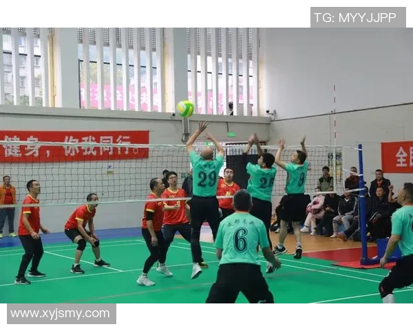 深圳排球队的默契配合揭秘：排球背后的团队精神与战术分析